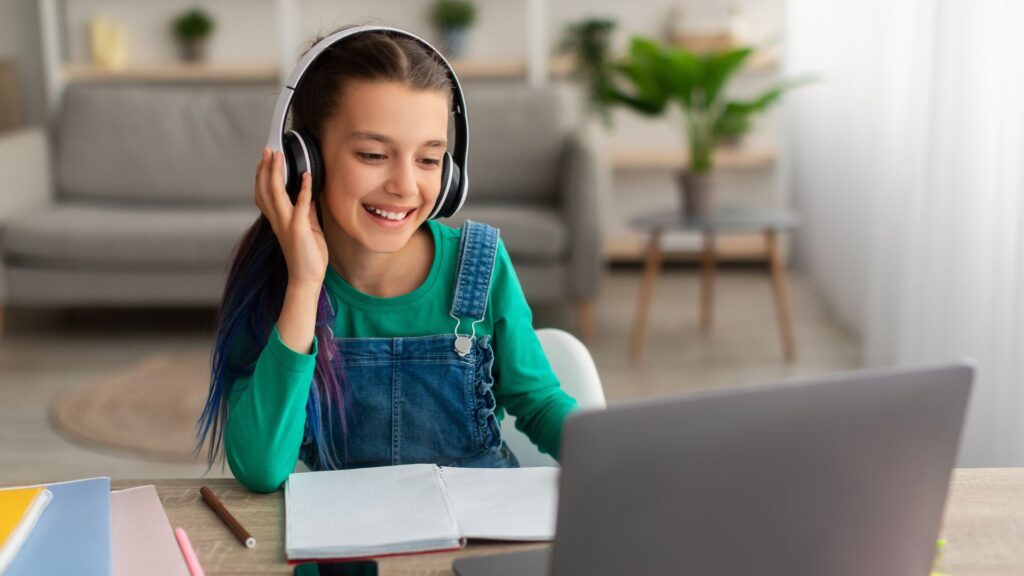 child learning from computer